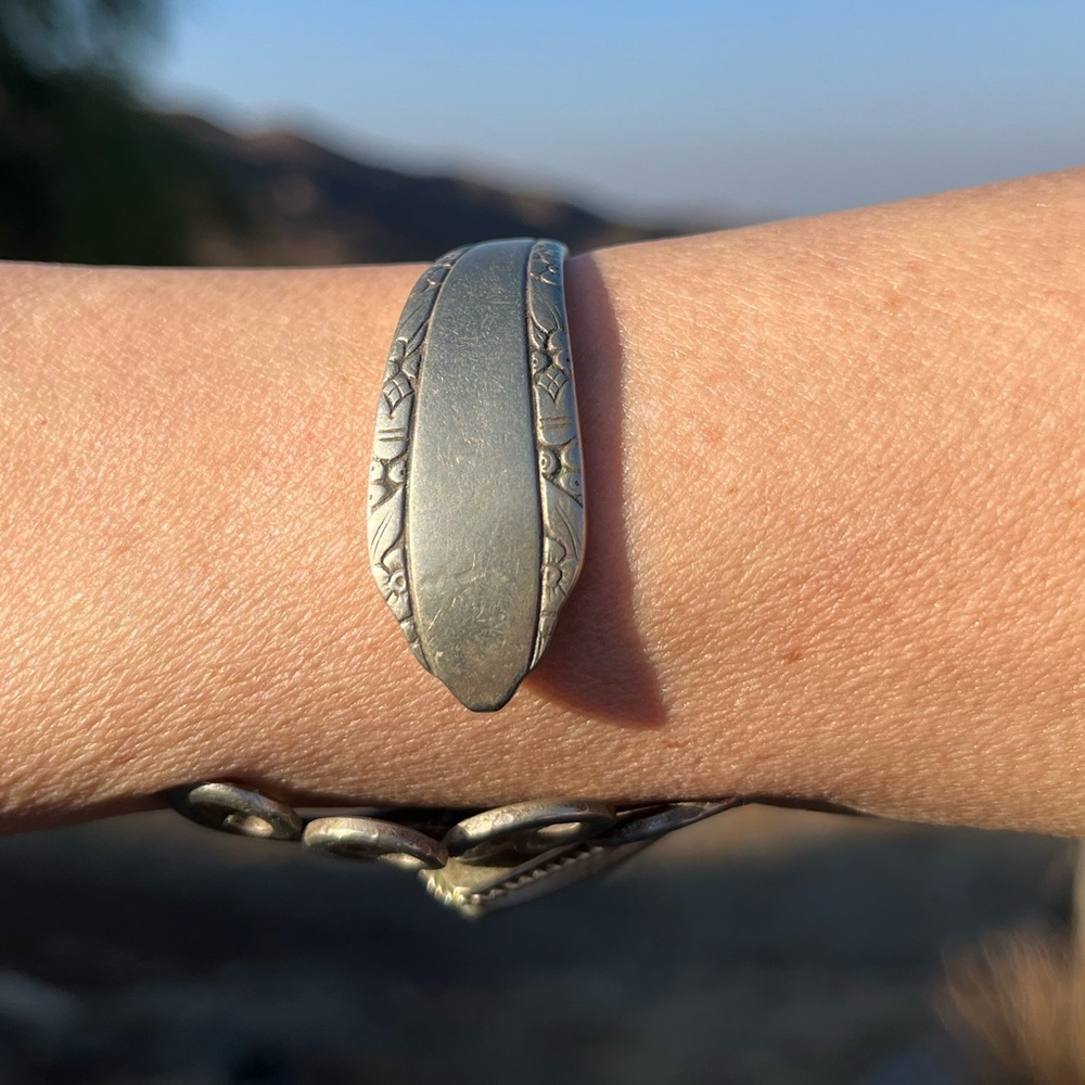Oneida Community Silver Bangle - Picture 5 of 11